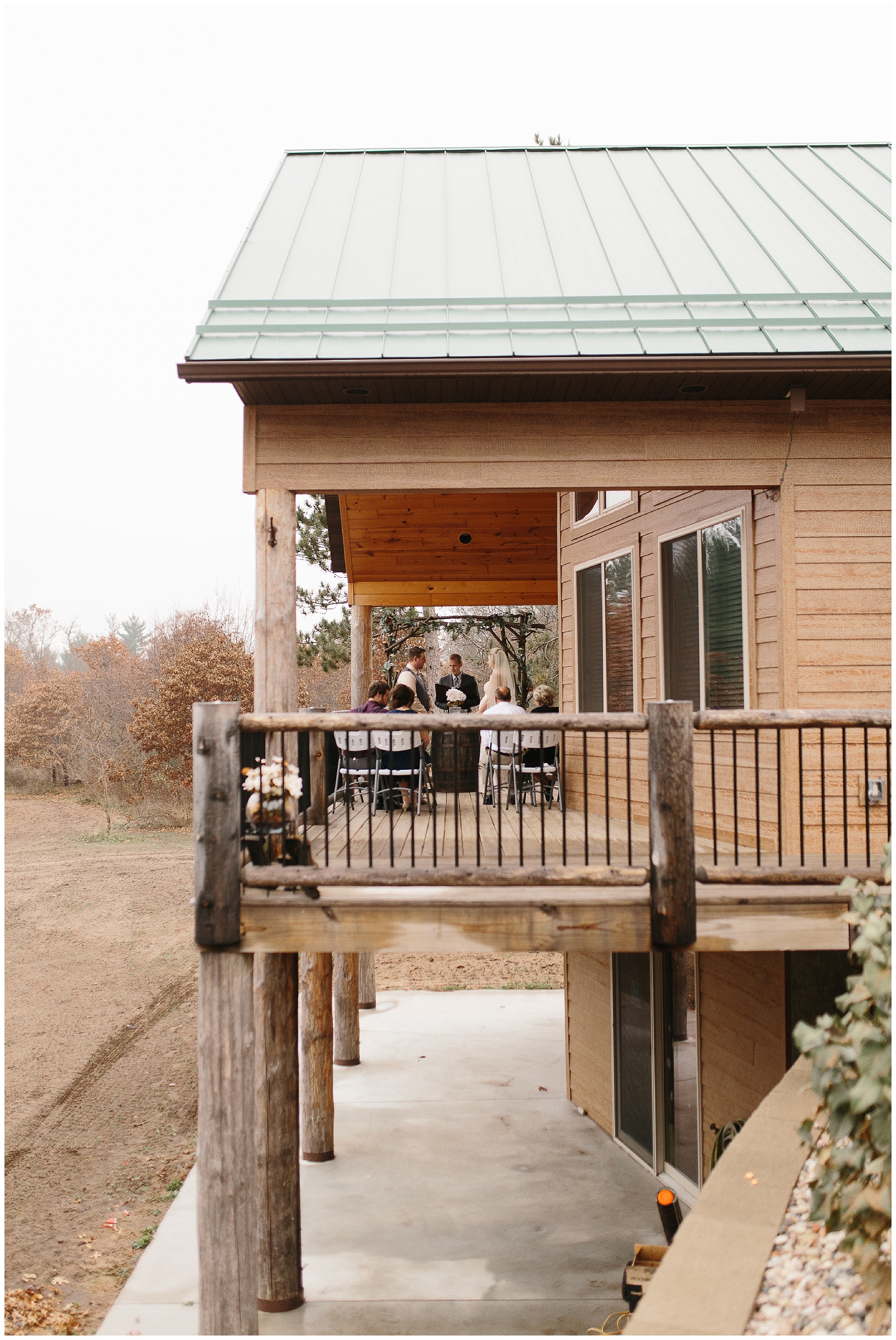 outdoor venue, natural light, log home, ceremony